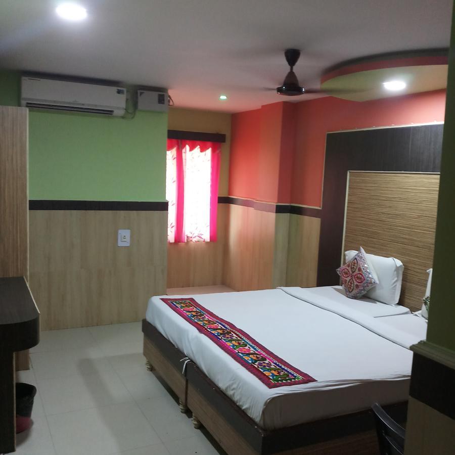 The Tara Residency Hotell Bhubaneswar Exteriör bild