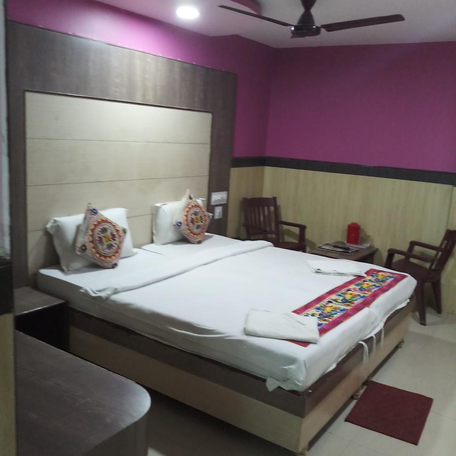 The Tara Residency Hotell Bhubaneswar Exteriör bild