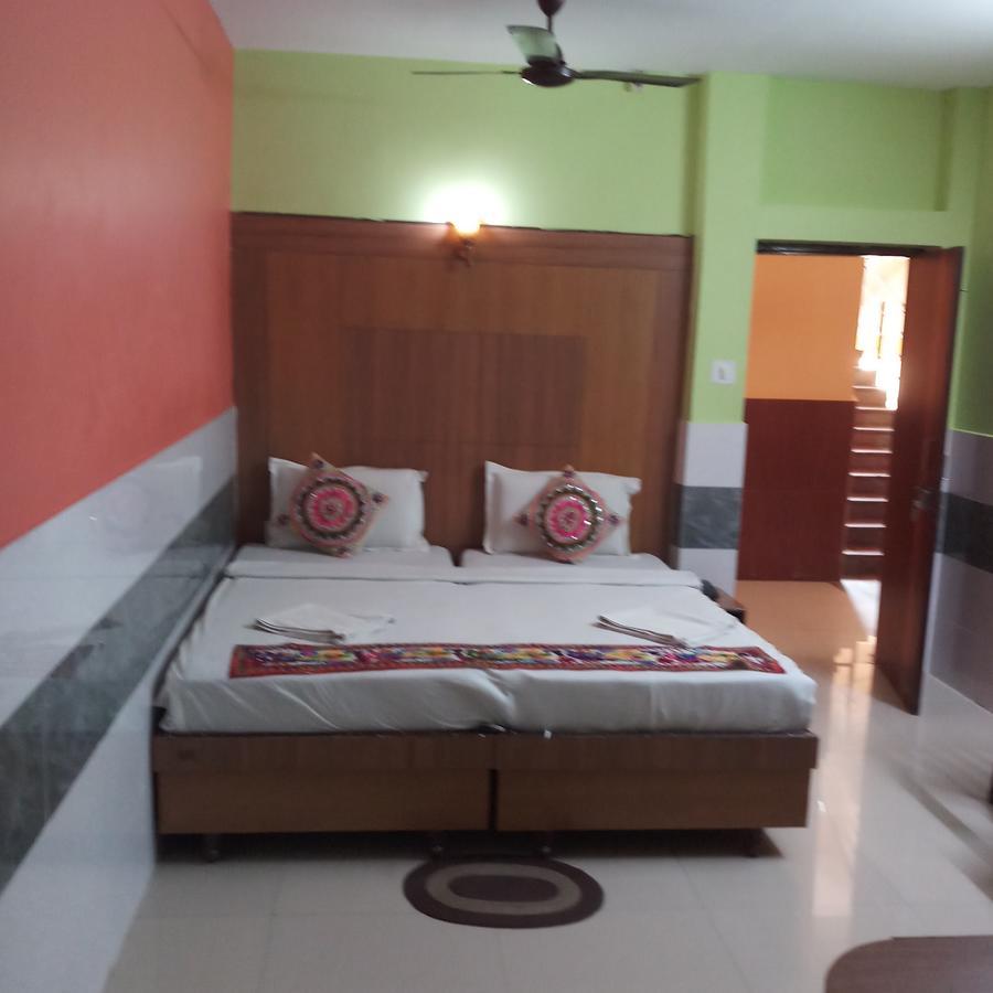 The Tara Residency Hotell Bhubaneswar Exteriör bild