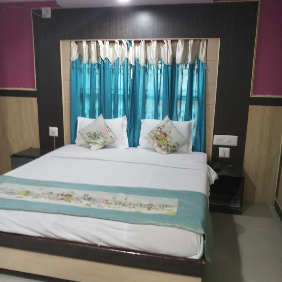 The Tara Residency Hotell Bhubaneswar Exteriör bild